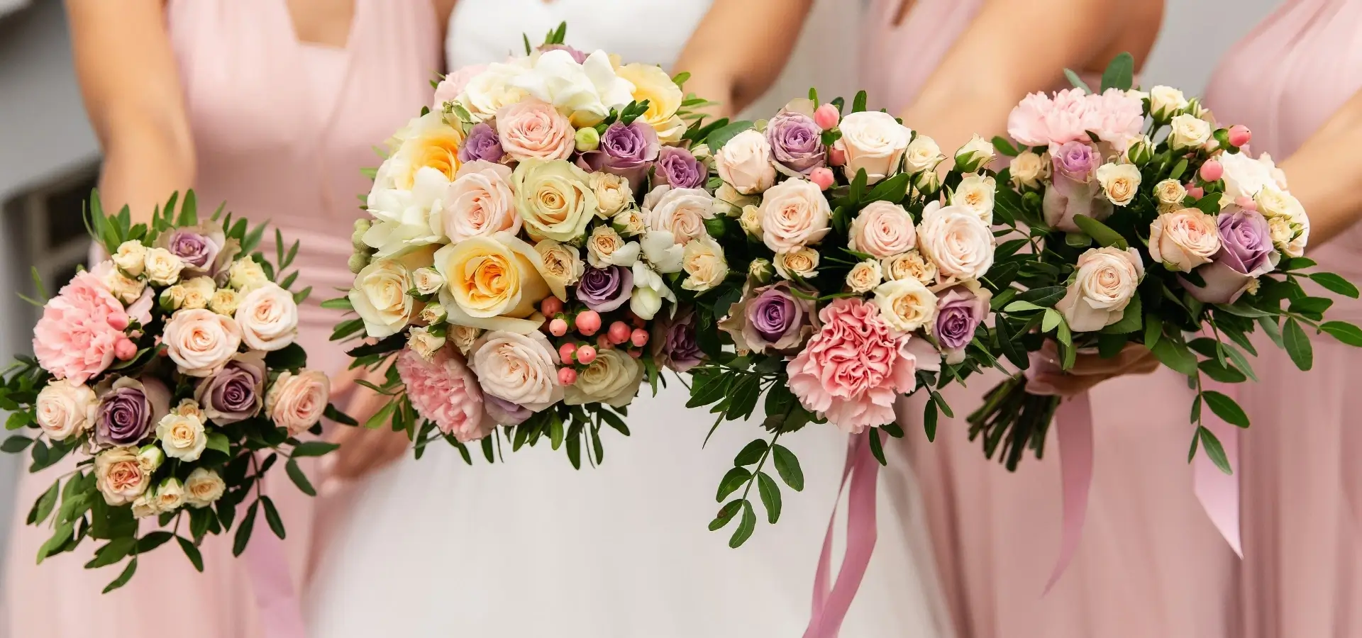 bukiety z kolorowych kwiatów